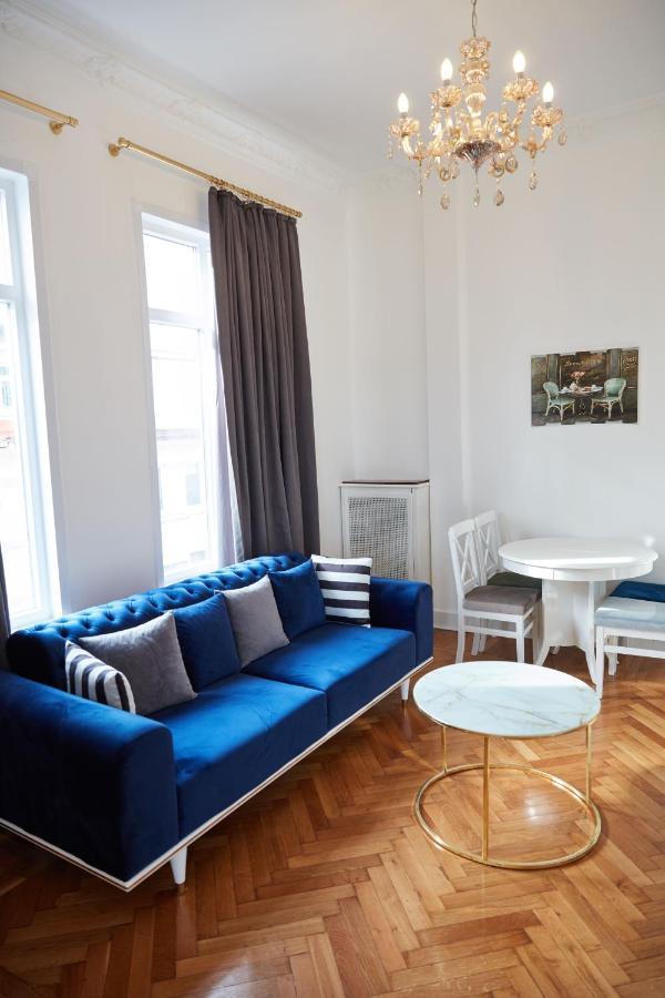 Apartment Great View Of Taksim Square, Luxury Furnished On Main Street Of Taksim, Partial Sea View Istanbul