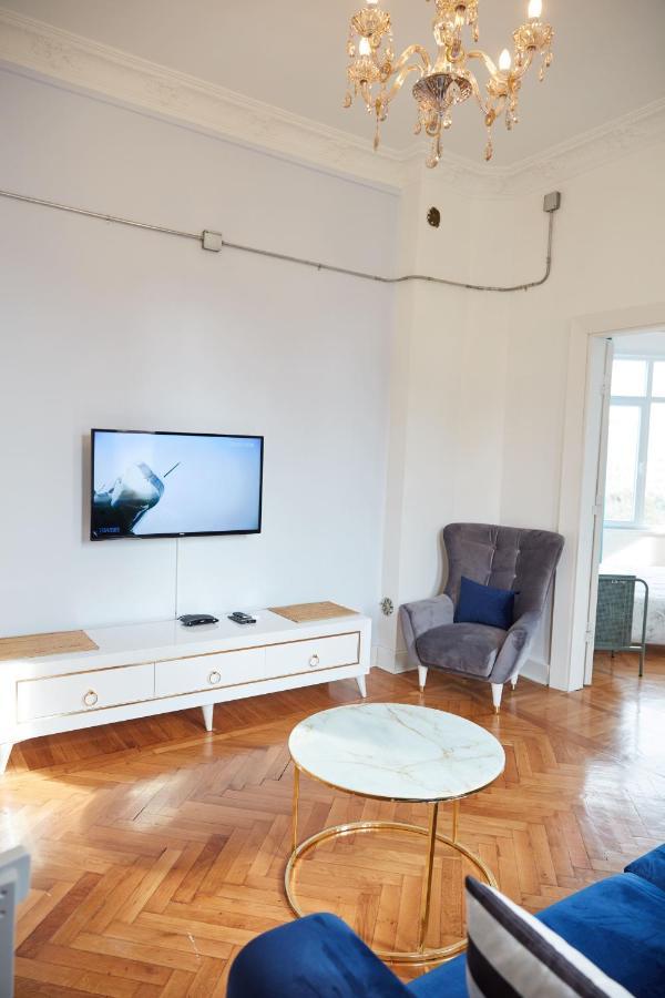 Apartment Great View Of Taksim Square, Luxury Furnished On Main Street Of Taksim, Partial Sea View