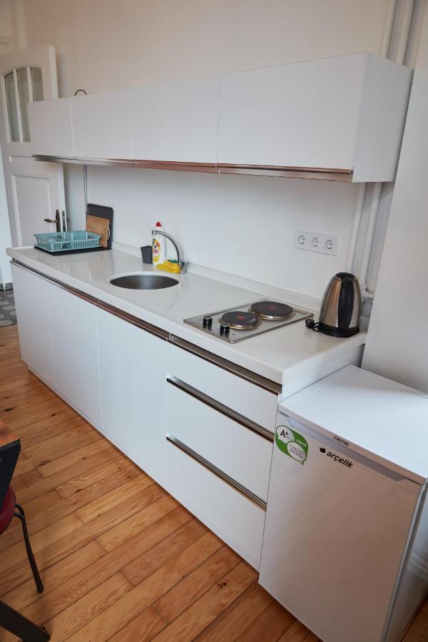 Apartment Great View Of Taksim Square, Luxury Furnished On Main Street Of Taksim, Partial Sea View Istanbul