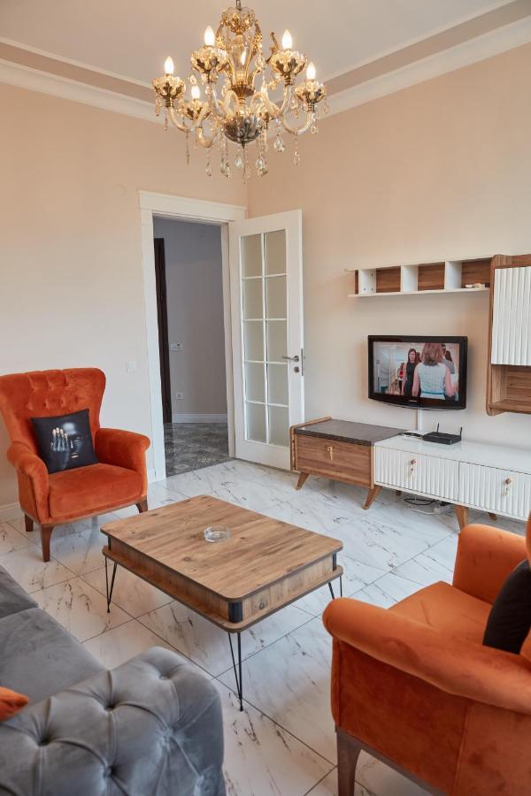Apartment Great View Of Taksim Square, Luxury Furnished On Main Street Of Taksim, Partial Sea View *