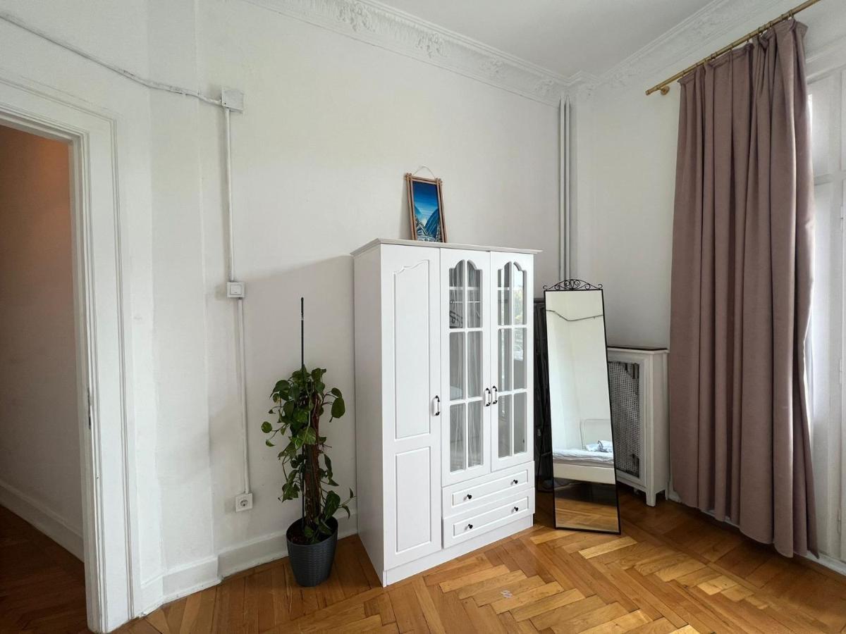 Apartment Great View Of Taksim Square, Luxury Furnished On Main Street Of Taksim, Partial Sea View Istanbul