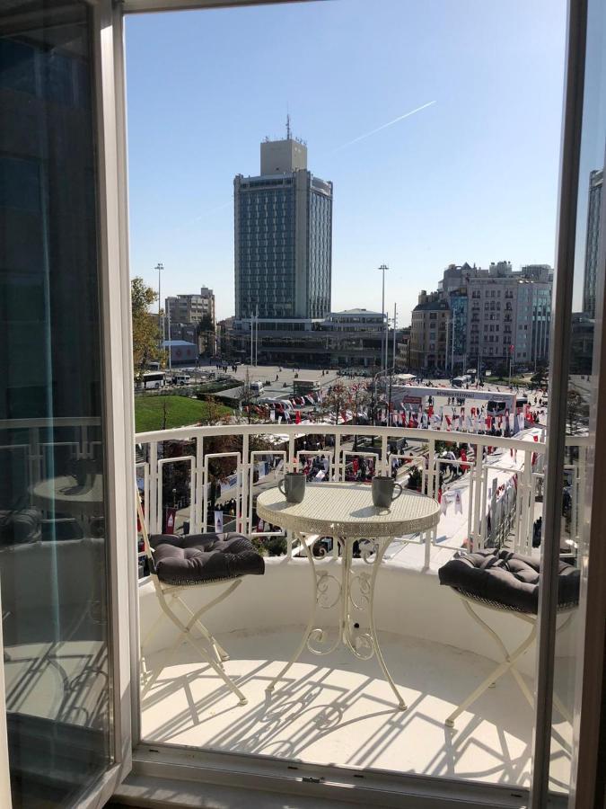 Apartment Great View Of Taksim Square, Luxury Furnished On Main Street Of Taksim, Partial Sea View *